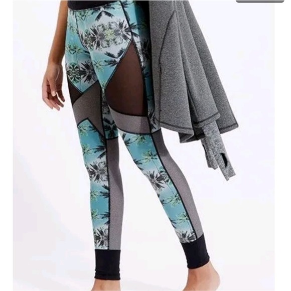 🌜Sweaty Betty Urdhva Reversible Palm Tree Print Leggings Small - Picture 3 of 8